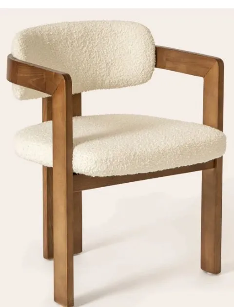 CURVED CHAIR