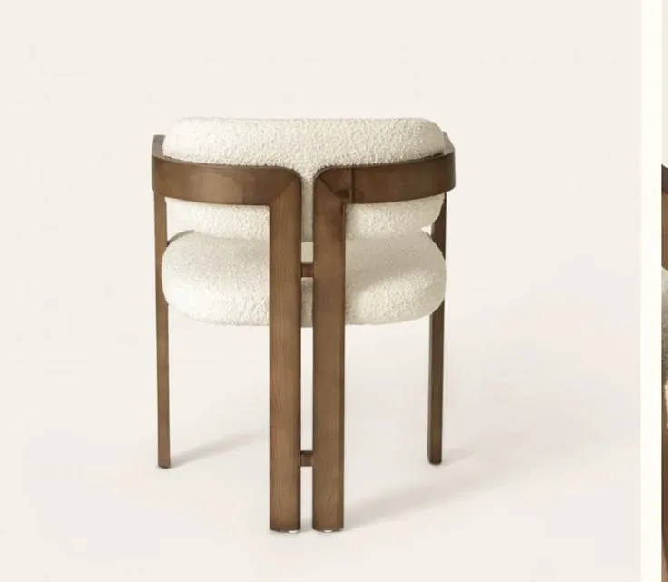 CURVED CHAIR
