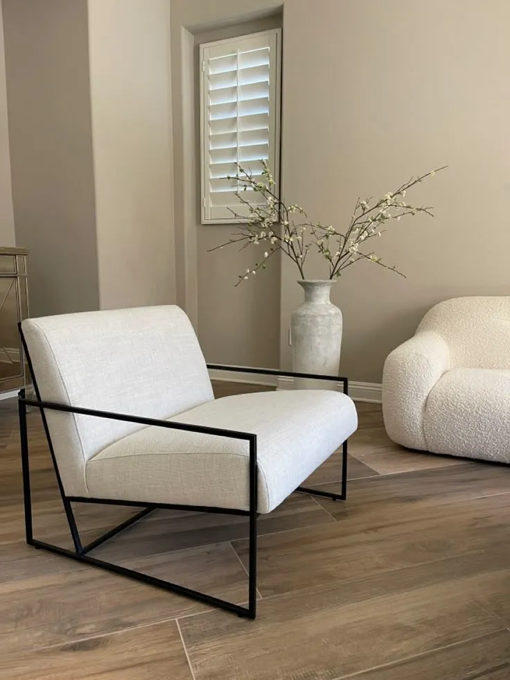HALF CHAISE