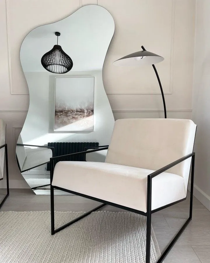 HALF CHAISE